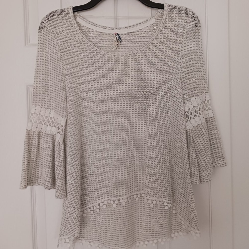 Wallflower Womens Loose Knit Super Soft Gray & Ivory Top Size Small